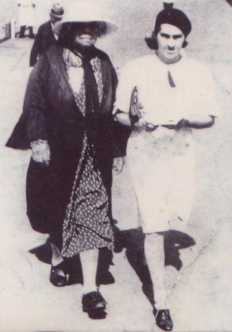 Aunty Betty Brown (Kemp)) & Sarah Bolloway